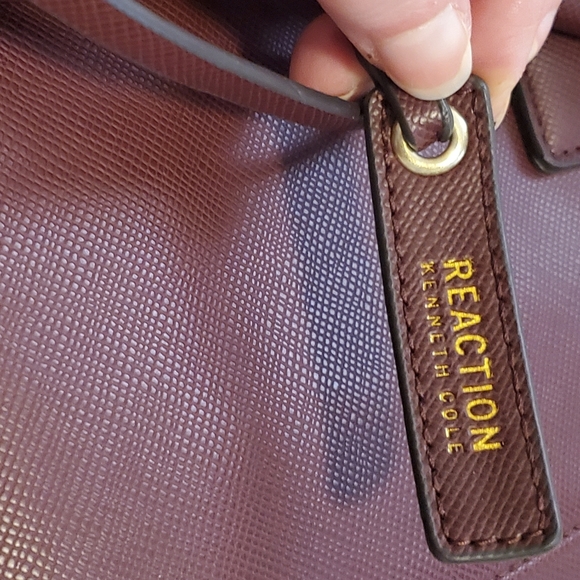 Kenneth Cole Reaction Purse - Picture 4 of 8